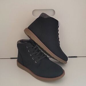 BOYS Comfort and support for all day play